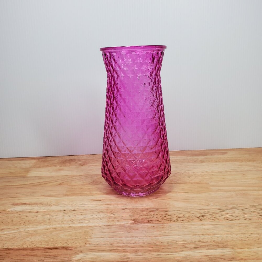 Lavander Round Vase Diamond Texture 9" Tall, 5" D Base, 4" D Top